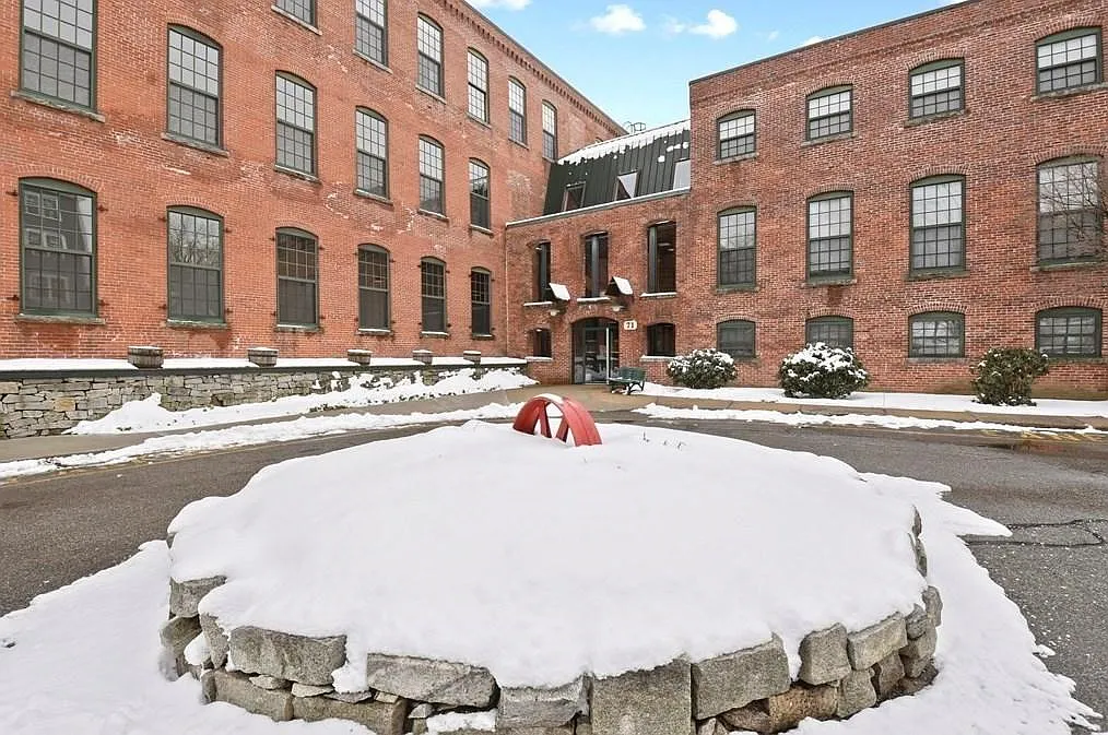 Building Photo - 71 Princeton St #204