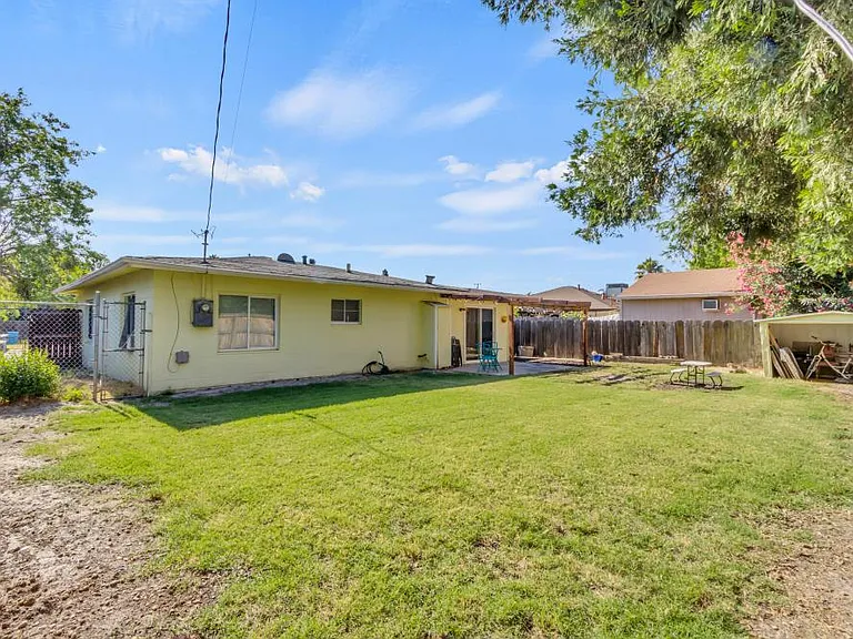 1194 Rosemary Ln — Photo 15