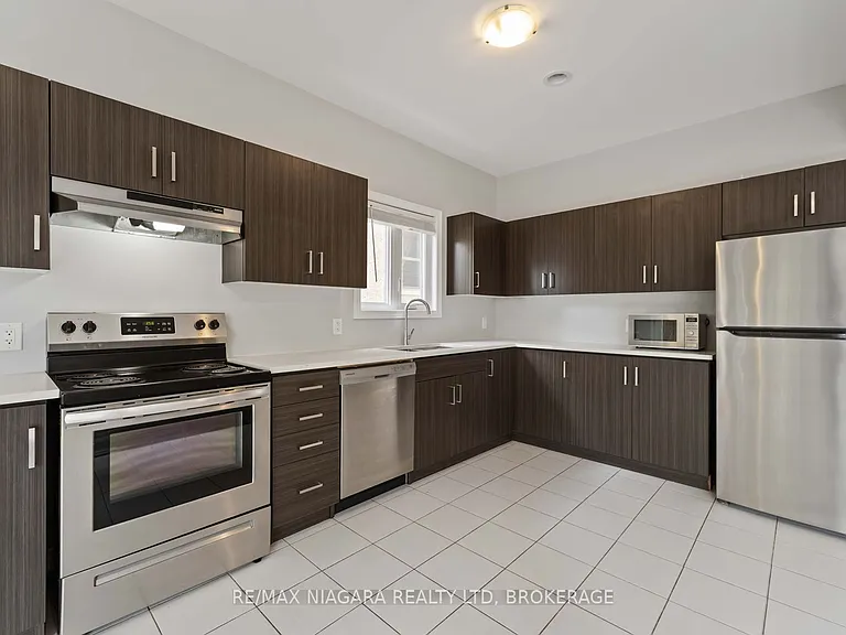 81 Grove St — Photo 12