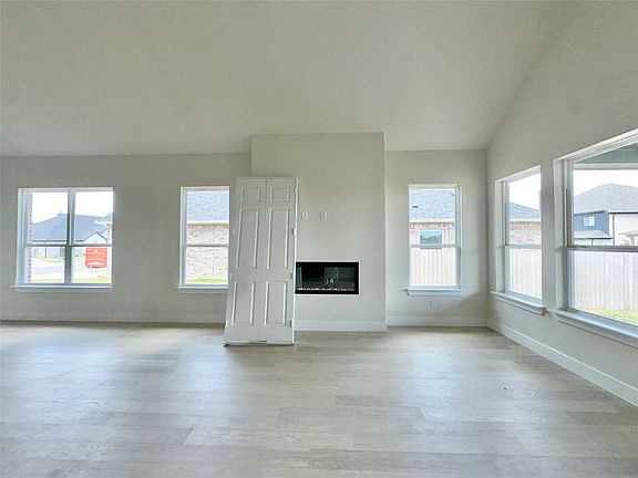5th image of 2112 Bankside Ln