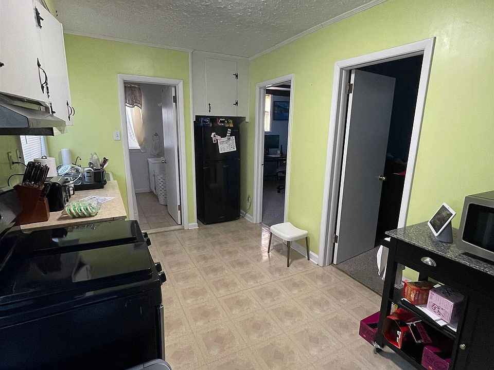 1st image of 773 Humboldt St Floor 2