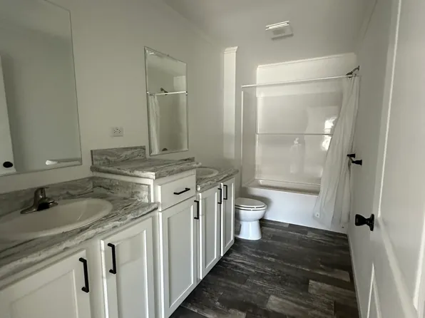 209 E 37th Pl, Bellevue, NE 68005