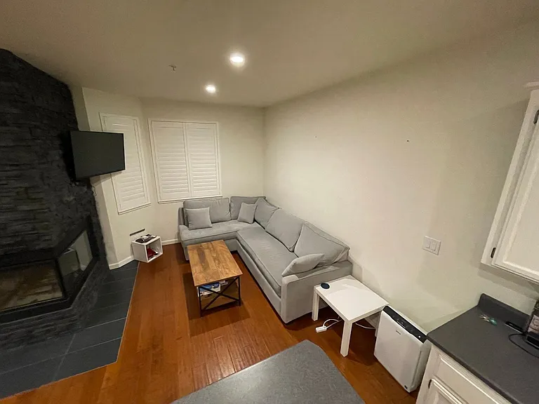 35 Manchester Ln — Photo 8