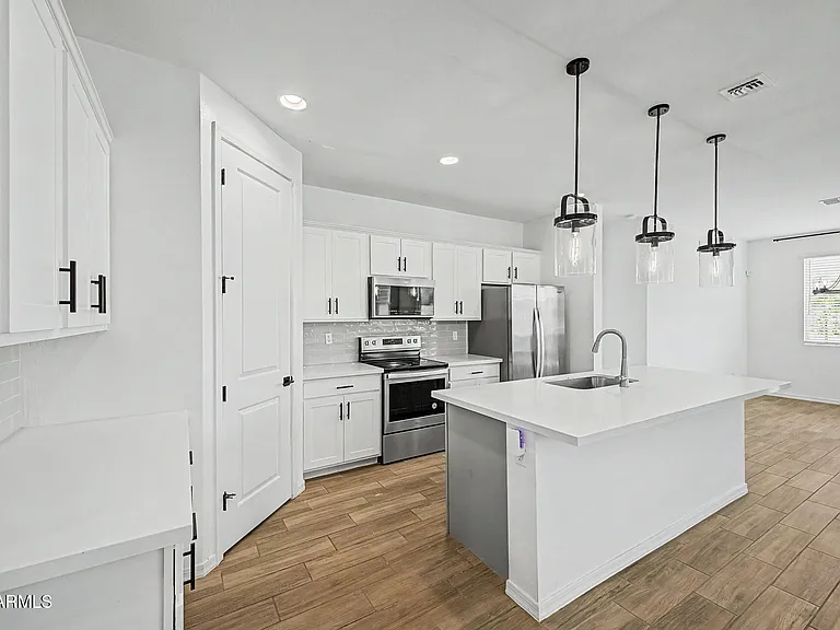 35948 W Santa Monica Ave — Photo 11