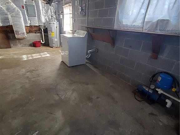 4th image of 4925 Briarwood Ln