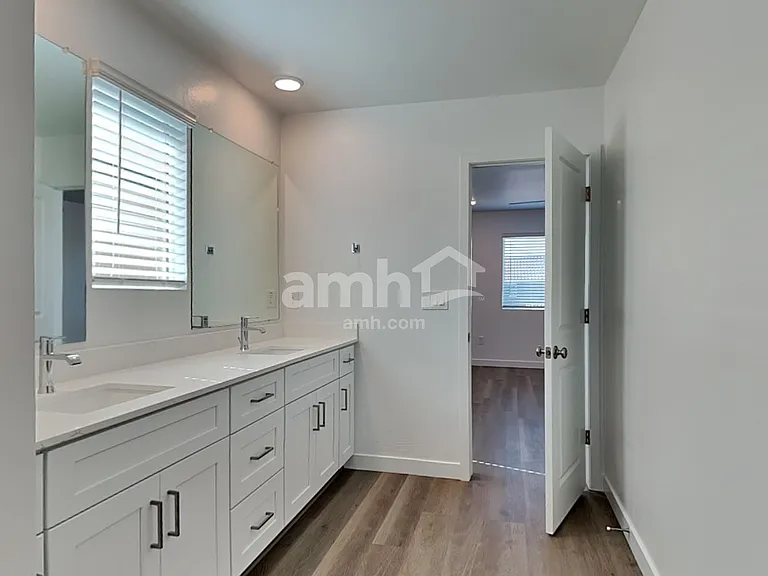 4625 S 97th Dr — Photo 13