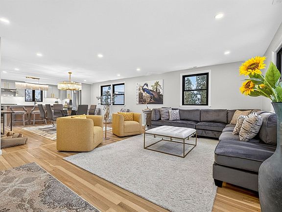 4th image of 38 Brandley Rd #0