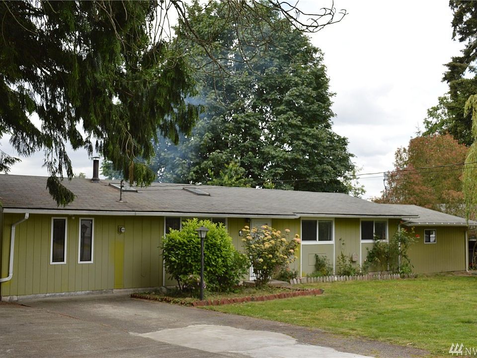 1st image of 213 203rd Pl SW