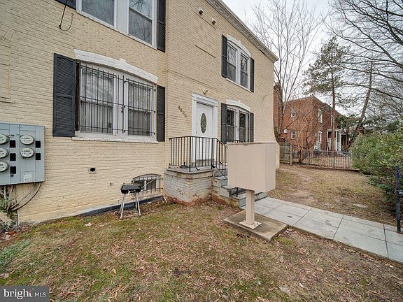 5th image of 4325 Halley Ter SE APT 201