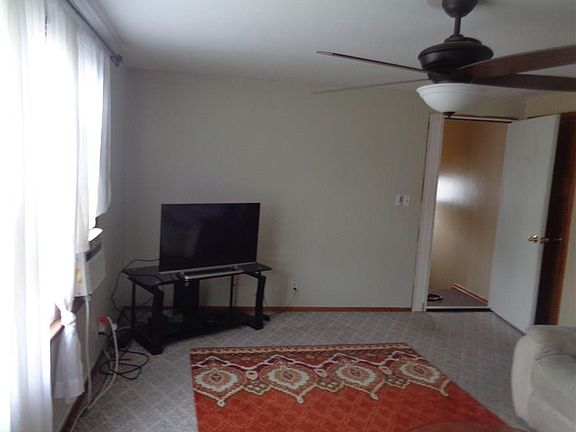 3rd image of 23 Sandra Dr