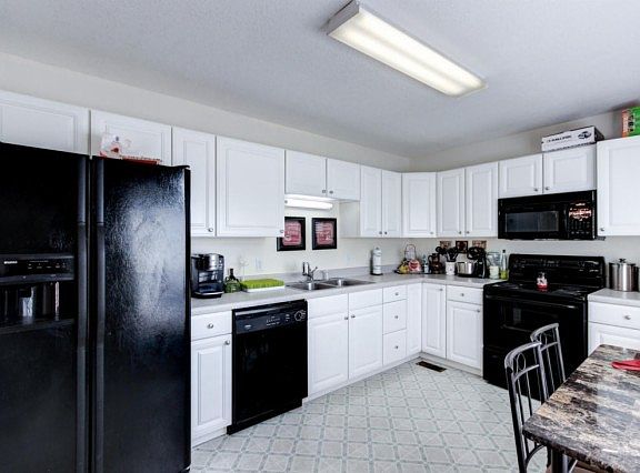 3rd image of 501 Bowers Park Cir