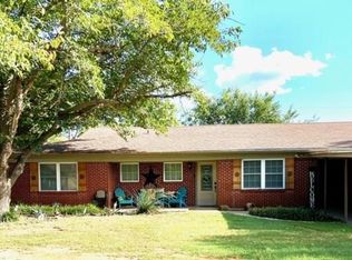 1007 Simpson Dr, Mineral Wells, TX 76067
