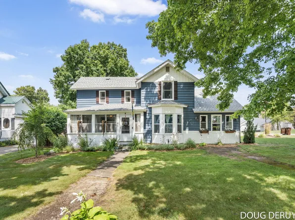 145 Oak St, Freeport, MI 49325