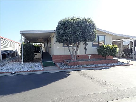 3rd image of 1300 W Menlo Ave