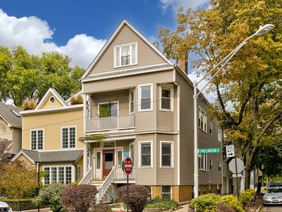 1500 W Wellington Ave, Chicago, IL, 60657