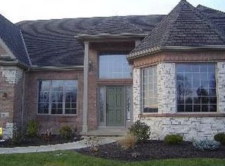 203 River Bend Ln, Maumee, OH 43537