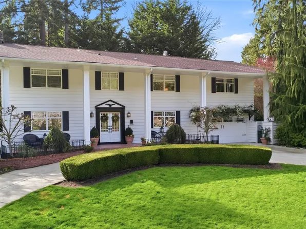 10506 Robin Hood Drive, Edmonds, WA 98020