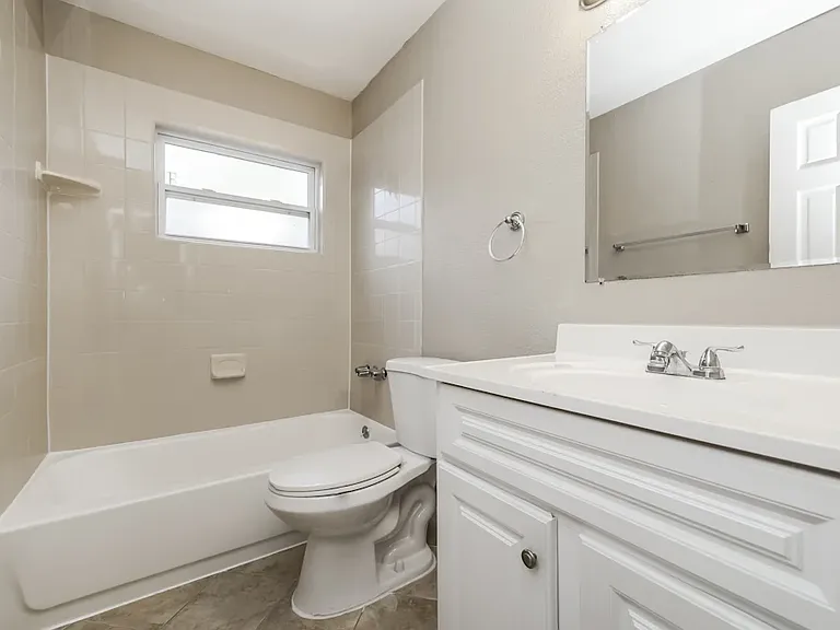 634 Huntington St — Photo 1