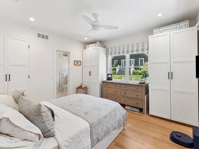 104 Lake Dr — Photo 8