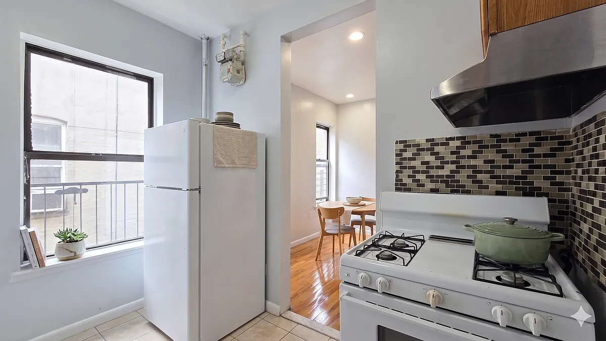 Building Photo - 215-219 W 145th St #26