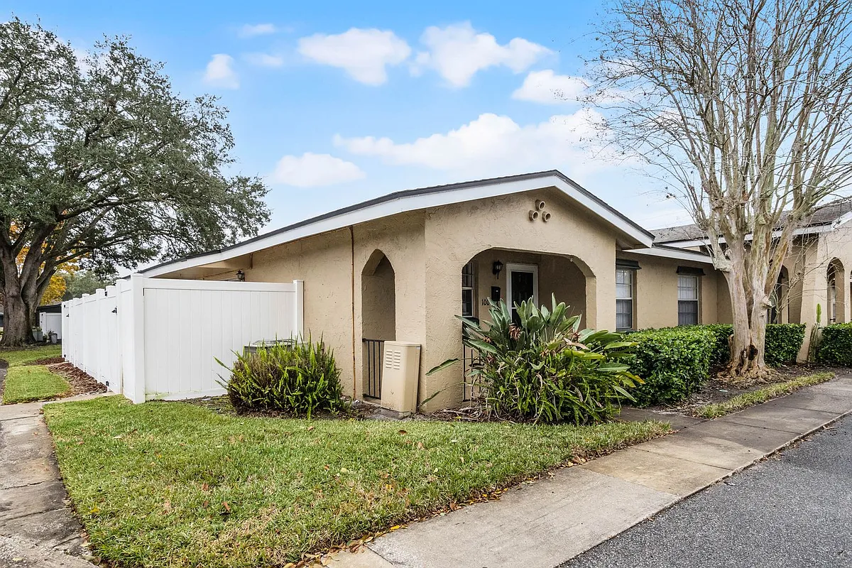 Building Photo - 548 Cascade Cir #100