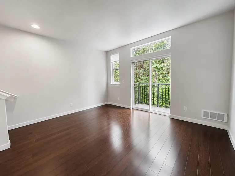 2203 NW Moraine Pl — Photo 6
