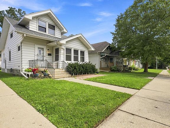 3rd image of 1964 S 81st STREET