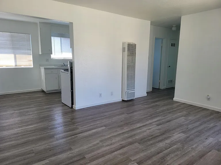 29399 Dixon St — Photo 2