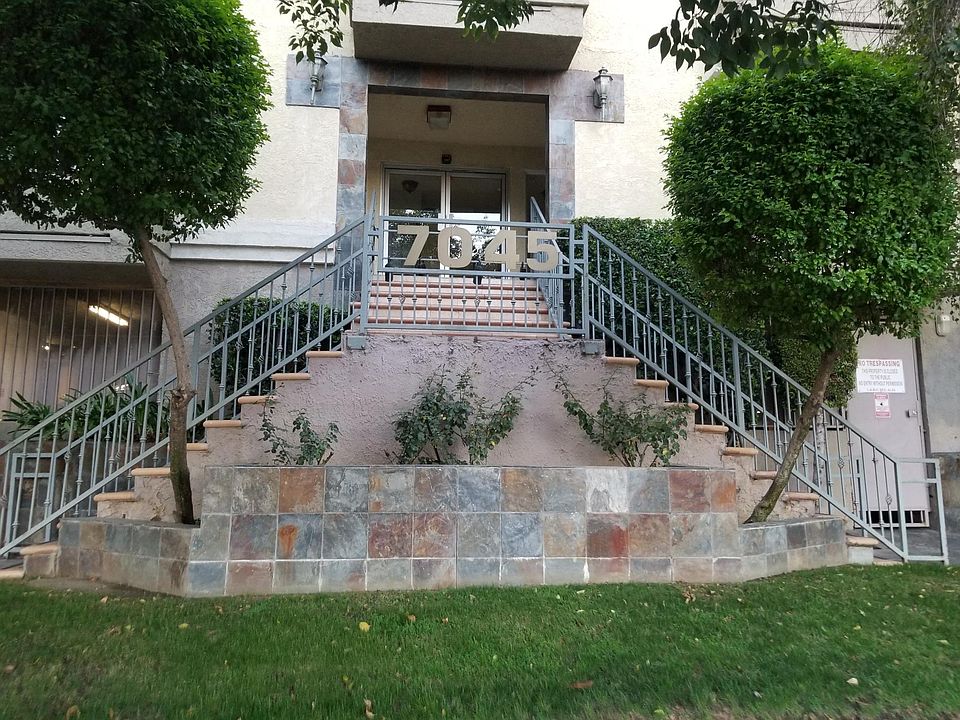 1st image of 7045 Woodley Ave Unit 214