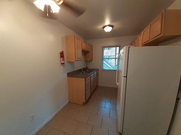 4th image of 1030 Southpark Dr