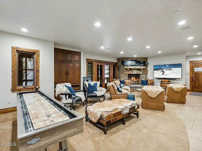 2520 Bear Hollow Dr — Photo 34