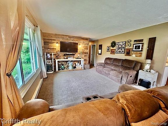 5th image of 3148 Hogback Rd