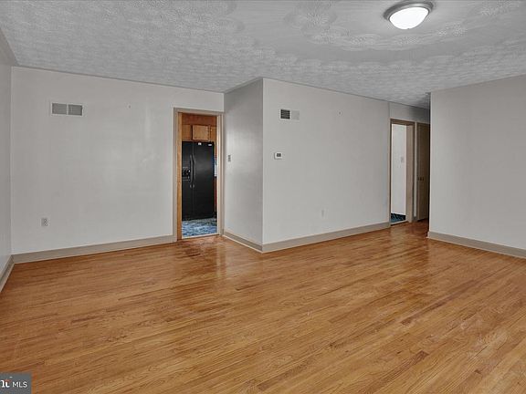 5th image of 1428 Lorraine Rd