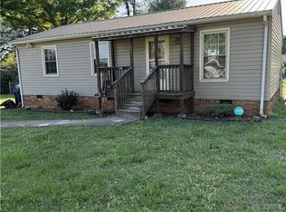 207 James St, Lexington, NC 27295