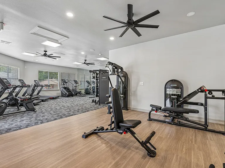 Regency Dell Ranch Apartments — Photo 41