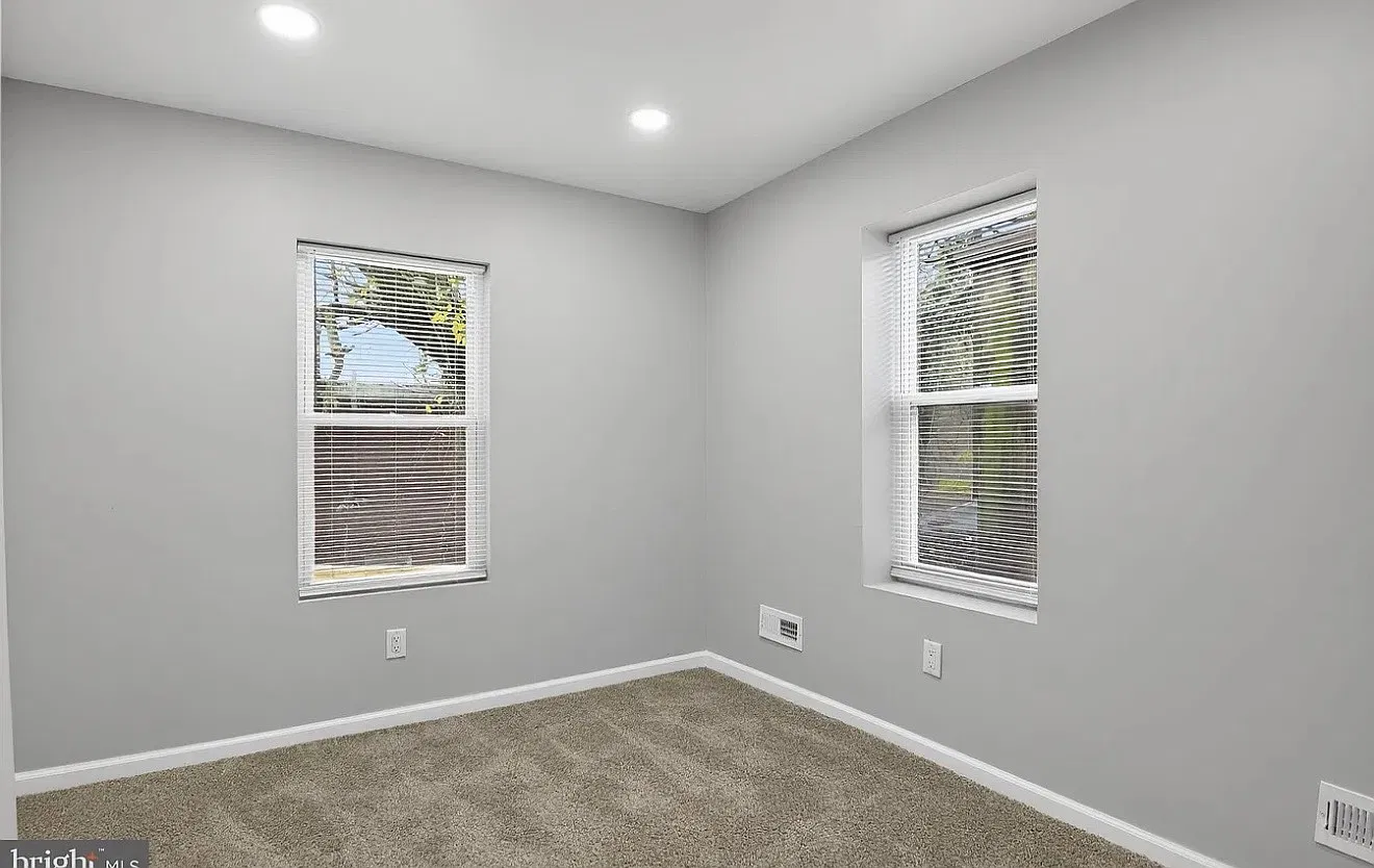 4 bed, 1.5 bath, 1425 sqft, $2,200 — Photo 2