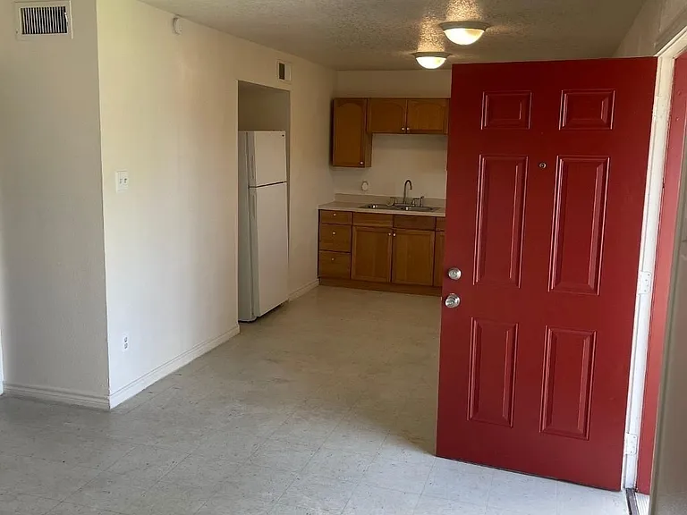411 Tennessee St #6 — Photo 1