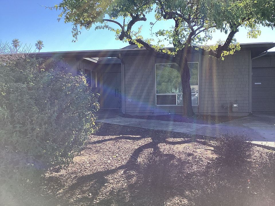 2nd image of 120 Palo Alto Pl