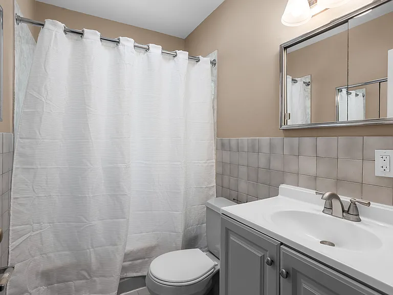 10335 Saint Henry Ln — Photo 11