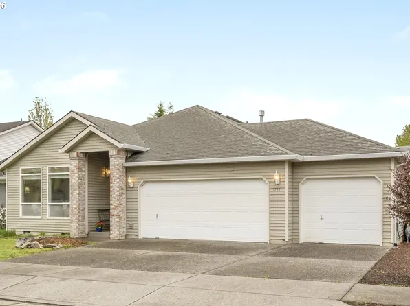 1747 NE Gertz Rd, Portland, OR 97211