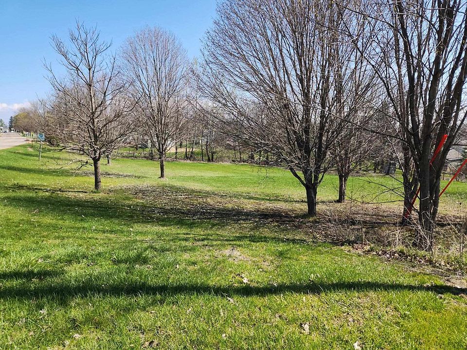 2nd image of 1.01 +/- Acres Ridge Street