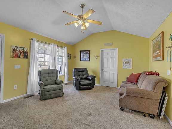 5th image of 101 Lorien Cir