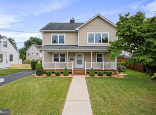 6805 Barrett Rd, Falls Church, VA 22042