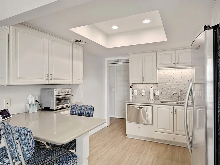 603 Lake St #115 — Photo 37
