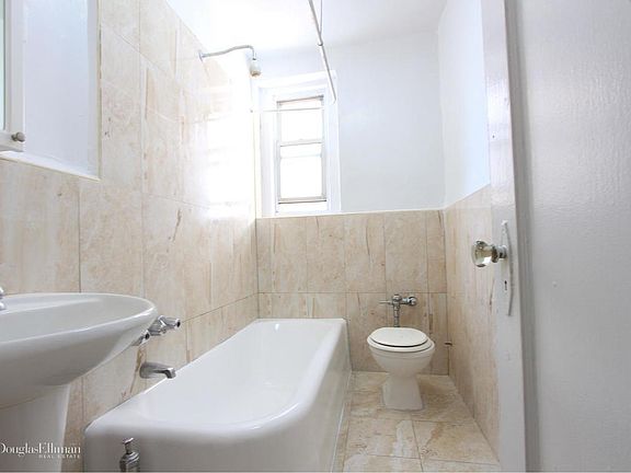 5th image of 74 Gatling Pl APT 3K