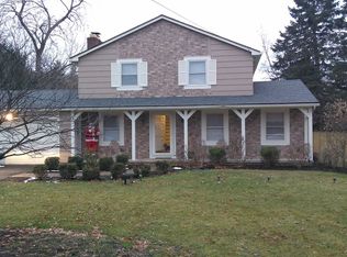 537 Garnsey Rd, Fairport, NY 14450