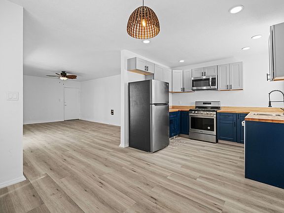 4th image of 4374 W 132nd St #F