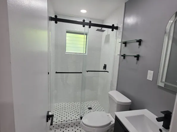 411 SE 3rd Ave, Hallandale, FL