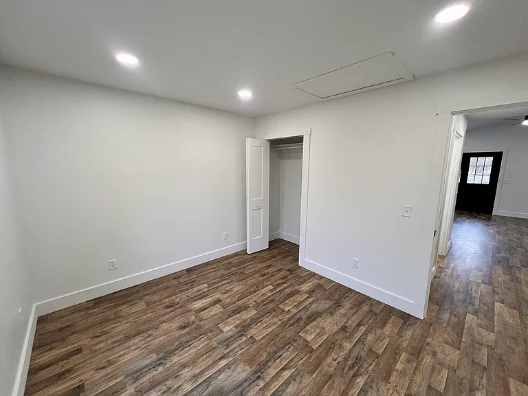 7127 Grand River Ave — Photo 13