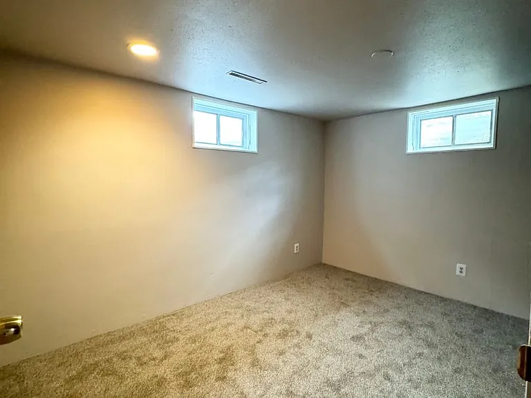 2118 Glenfair Dr — Photo 20